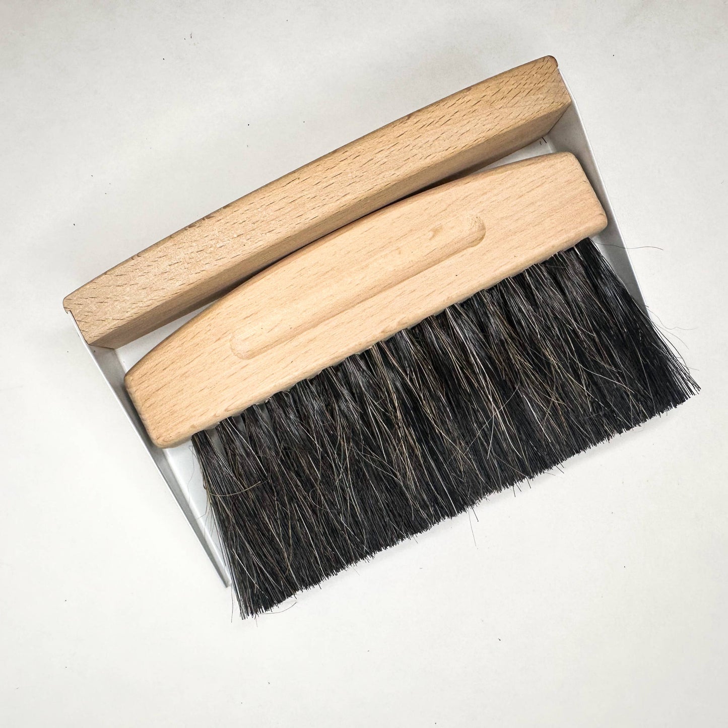 Eco-Tidy Magnetic Dustpan & Broom With Natural Bristles