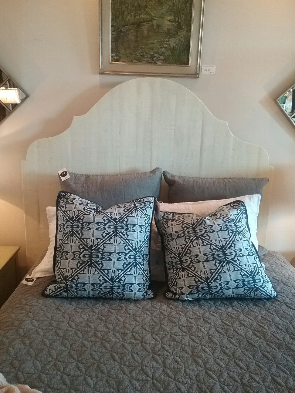 Arched Wood Bed - Queen