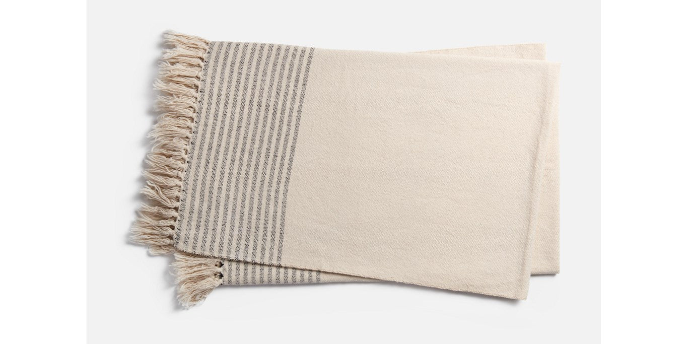 MH Oaks Throw