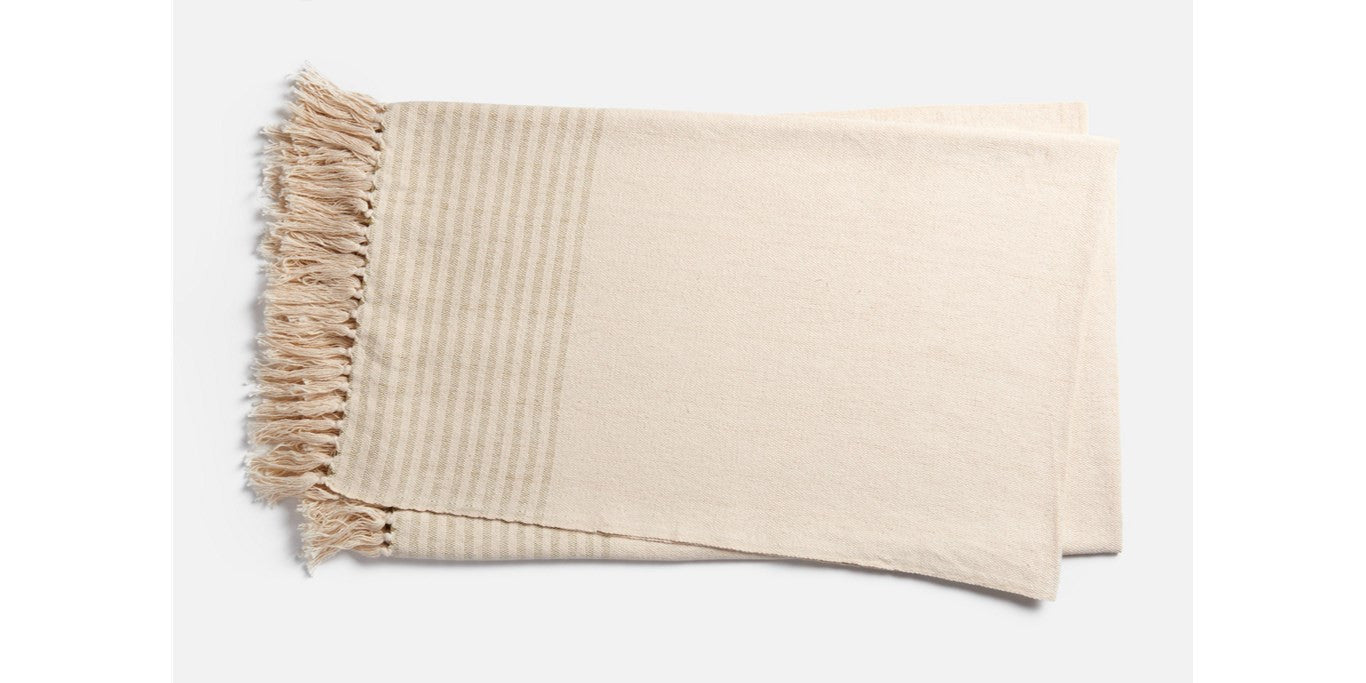 MH Oaks Throw