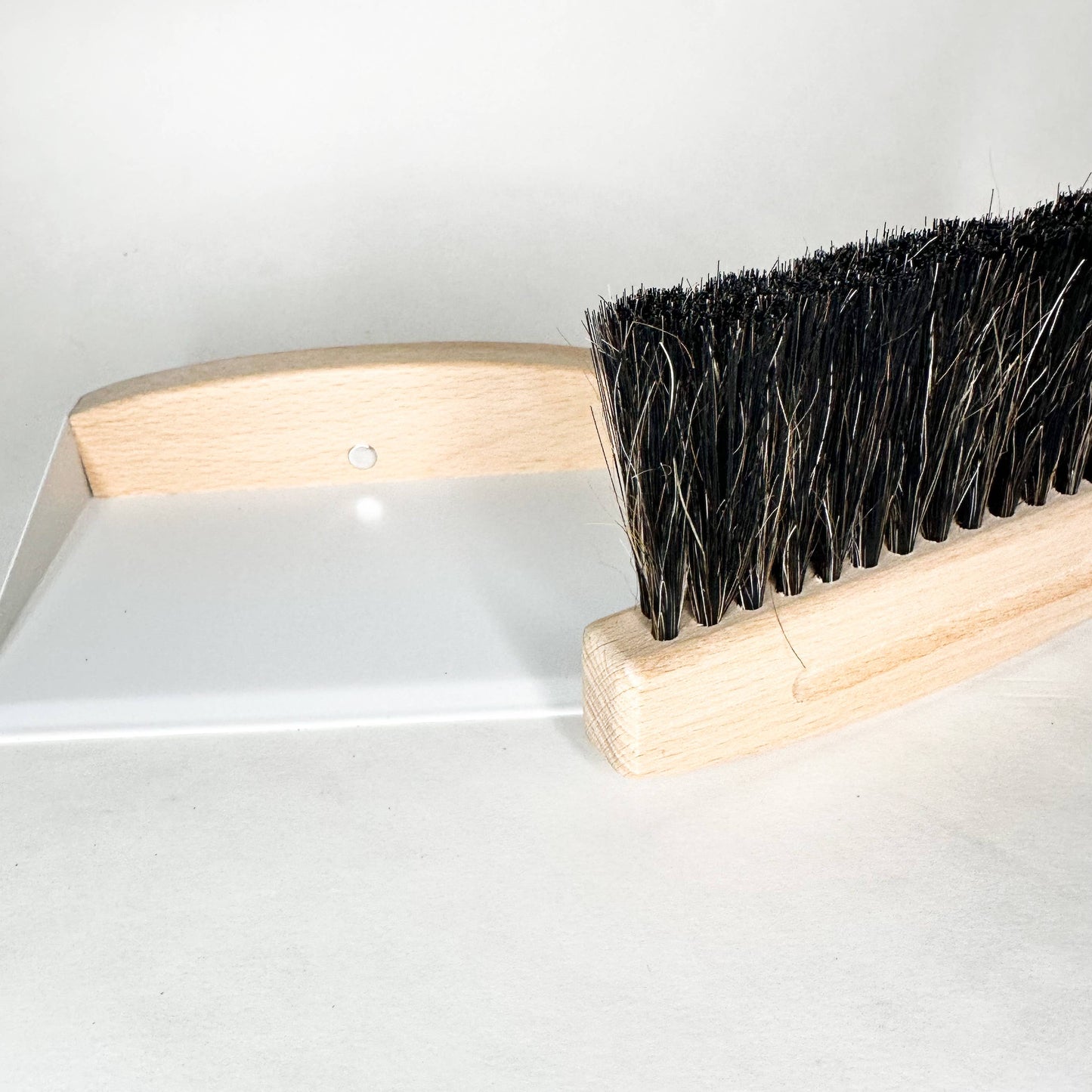 Eco-Tidy Magnetic Dustpan & Broom With Natural Bristles