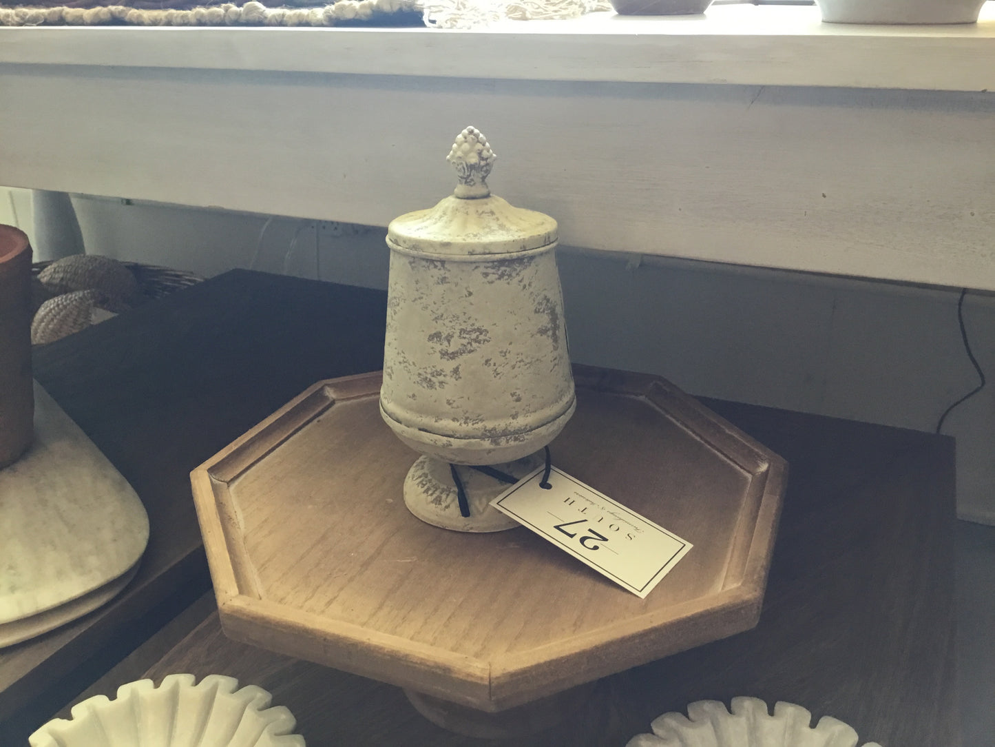 Tin vessel w lid