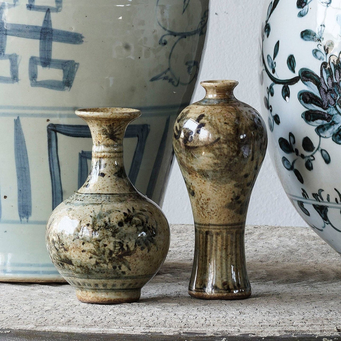 Jingdezhen Hand-Painted Bud Vase With Flower