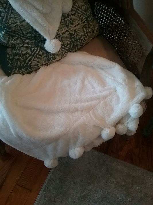 Pom Pom Throw